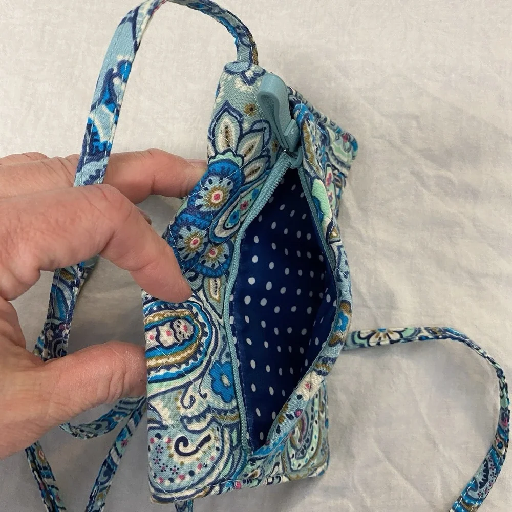 Vera Bradley Daisy Dot Paisley All In One Crossbody Wallet Blue Quilted